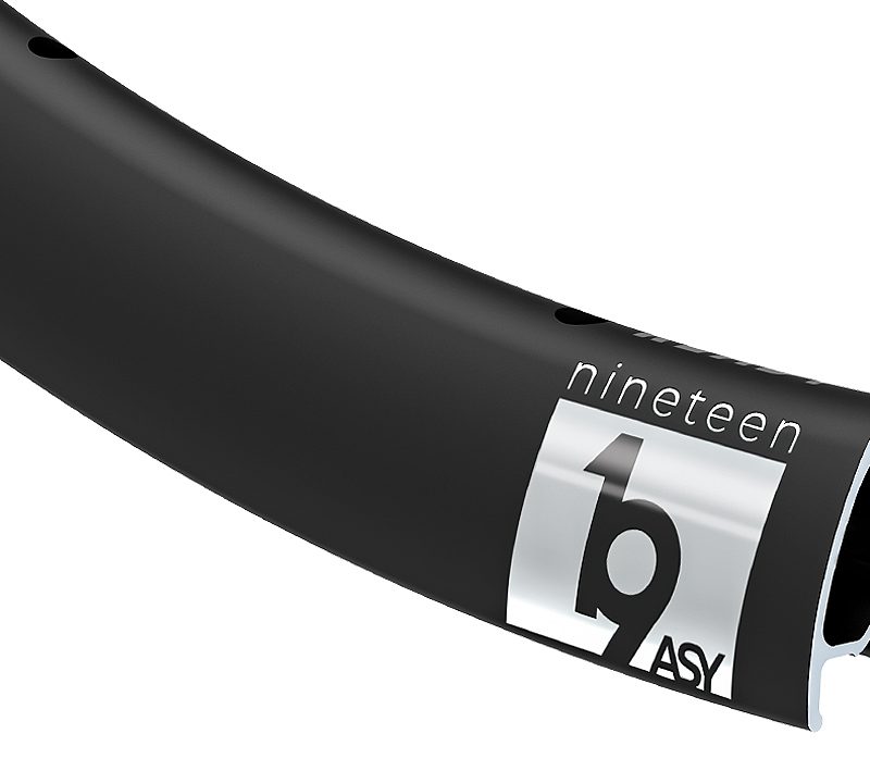 Ratlankis 700C BlackJack Ready 19 ASY Road