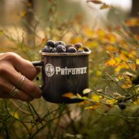 PETROMAX emaliuoto plieno puodelis, juodas